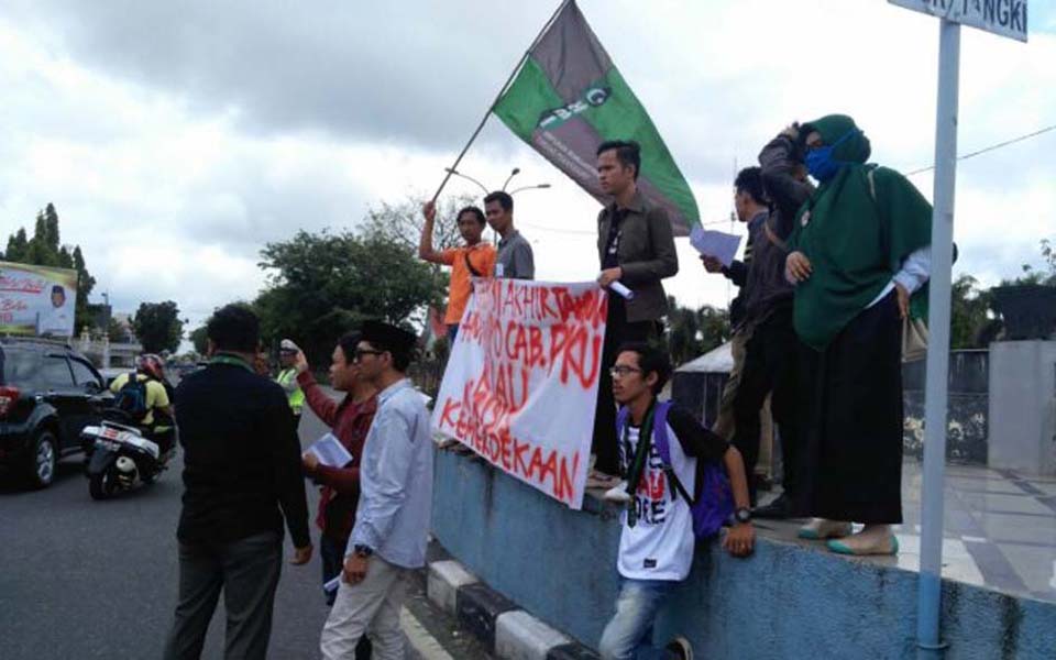 Protest by Muslim Students Association of Reform (Tribune)